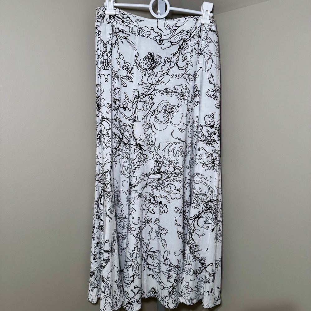 Soft Surroundings White Black Floral Line Art Maxi Skirt Viscose PM‎ 35769